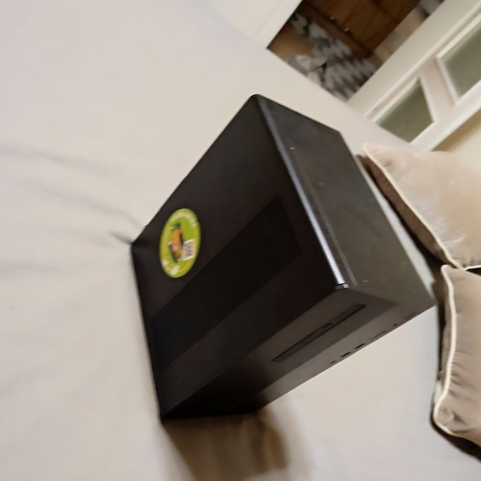 Продавам настолен компютър HP