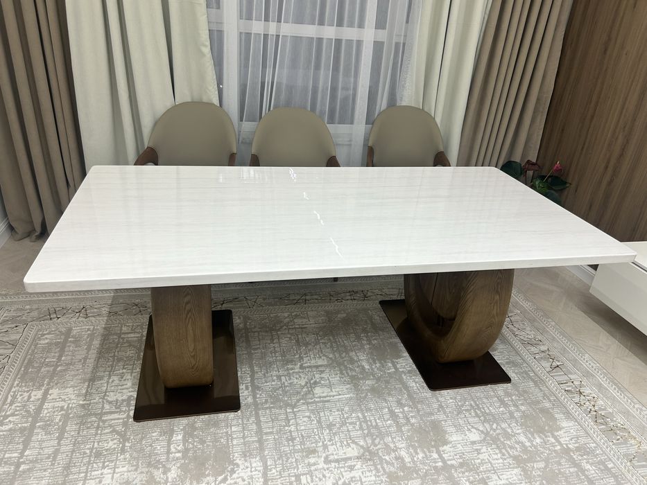 Стол натуральный камень