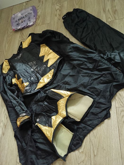 Продам костюм  бэтмена