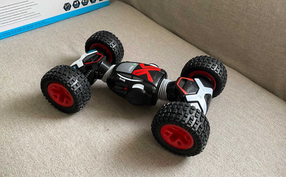 Masinuta telecomandata 4x4 + racer SilverLit Revolt - lipsa acumulator