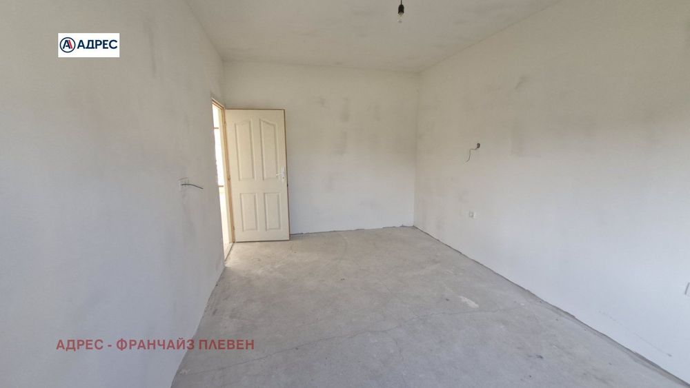 Къща в Плевен, област-с.Пелишат площ 74 цена 57000