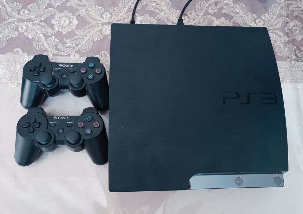 Ps3. 500gb. 40o'yin. 2pult. Sony PlayStation 3 . 4
