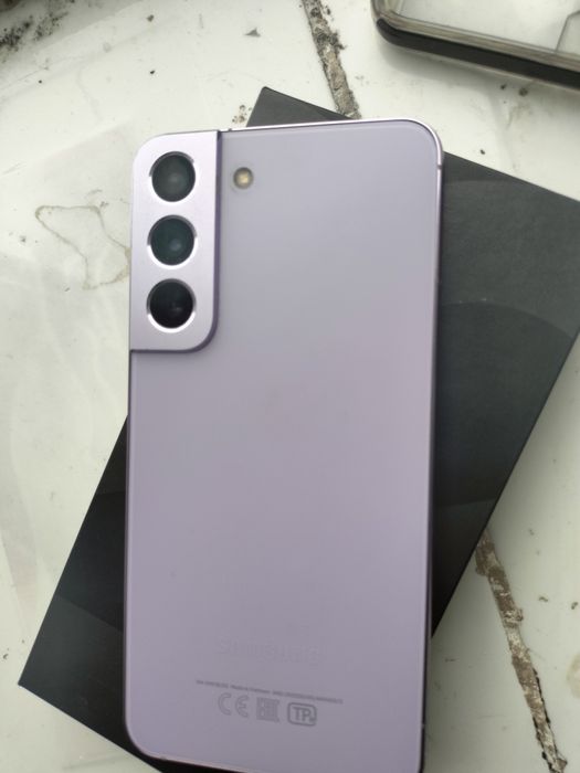 Продам Samsung s22