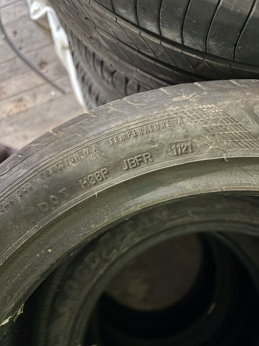 Гуми.    235/45R17