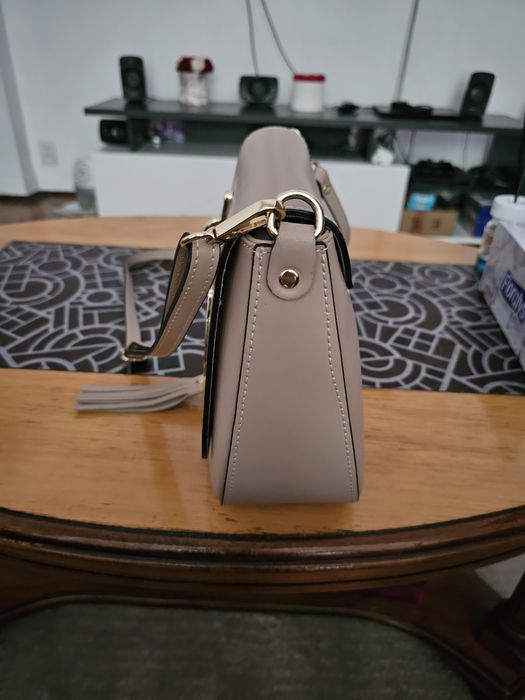 Geanta dama de piele - model deosebit