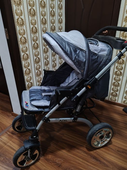 Детская коляска в отличном состоянии