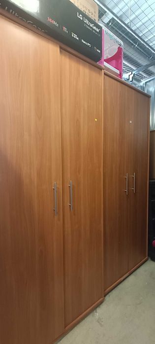 Wood Wardrobe Дървен гардероб