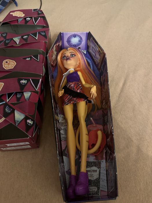 Куклы  монстр хай!
