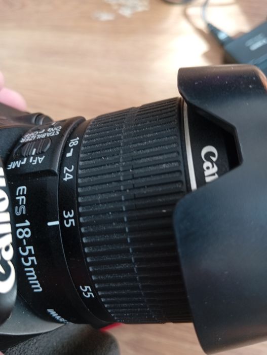 Aparat foto Canon EOS 550D DS12627oferta1 folosit puțin.