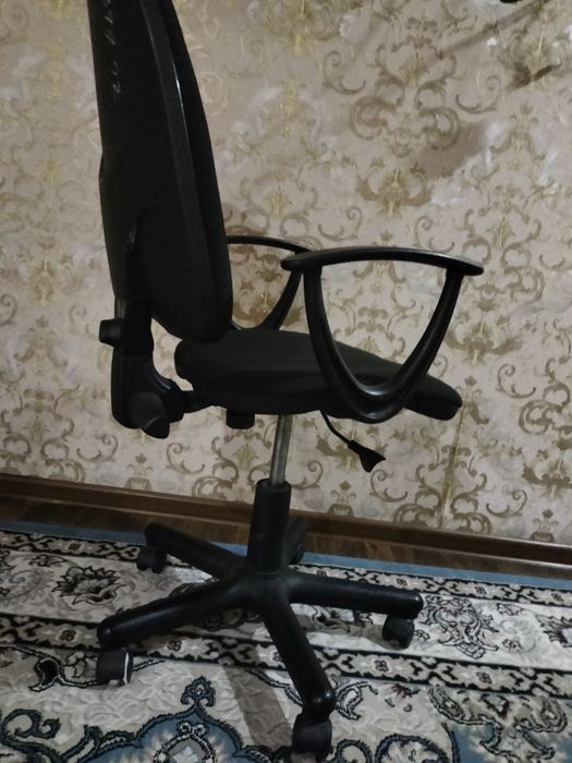 Kreslooo sotiladi xolat zor