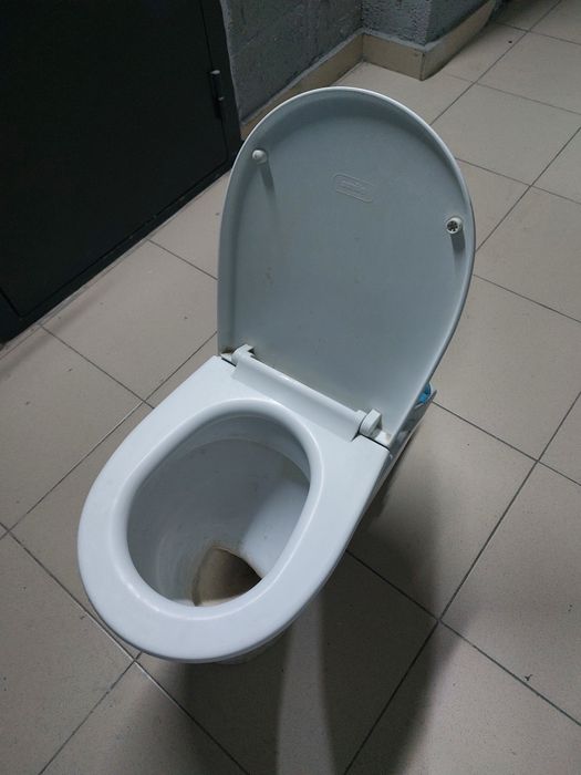 Унитаз б/у  для строителей