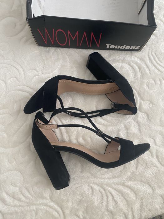 Обувки от Tendenz