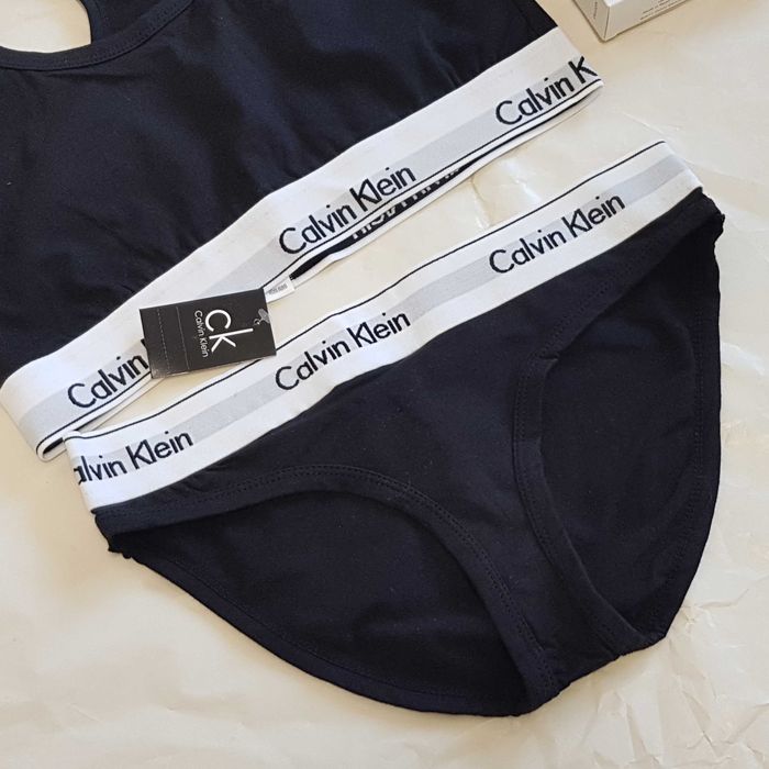 Set CK bustiera + chilot- S / M / L  -  calitate ff  buna / cutie