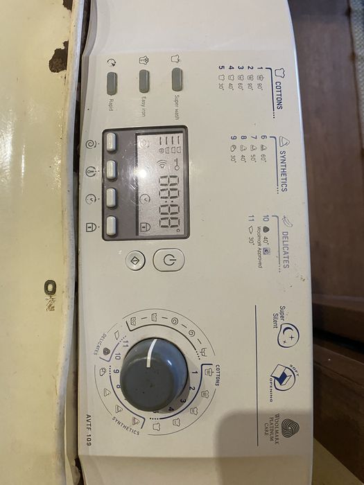 Стиральная машина-Ariston