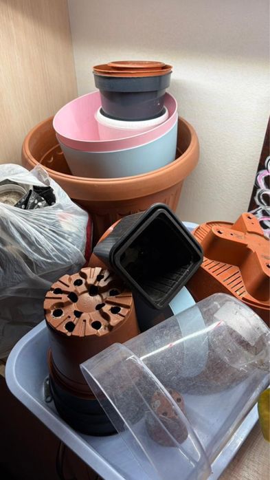 Продам горшки цветочные