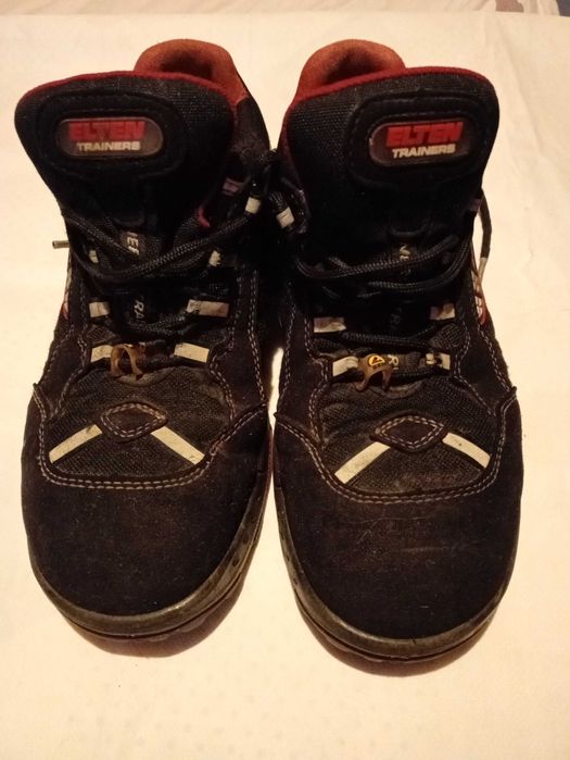 Vand Pantofi Sport De Drumetie