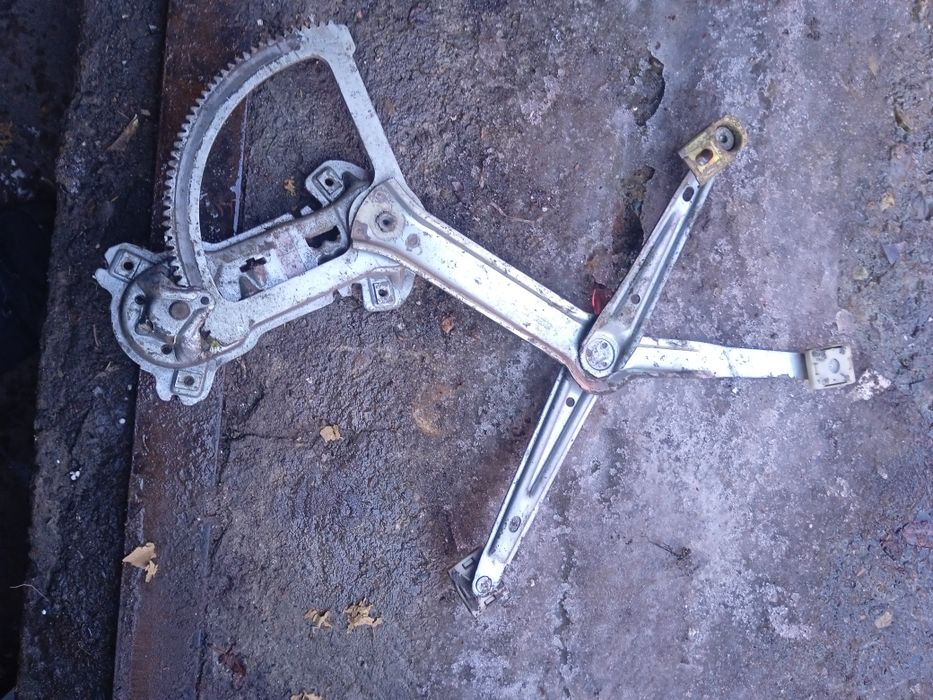 Мерседес 124 стеклоподъёмник, решётка