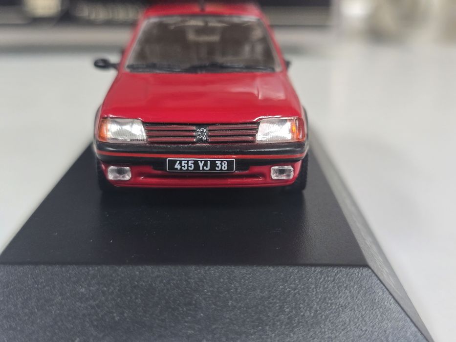 Macheta Peugeot 205 Norev