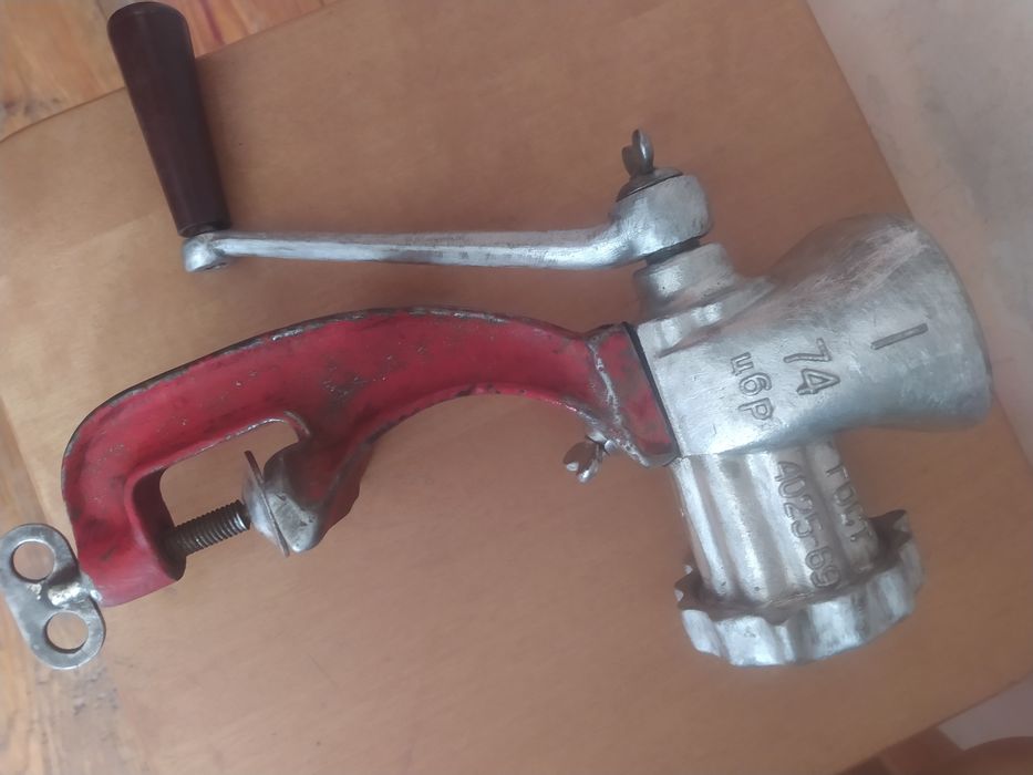 Мясорубка СССР тяжёлая.