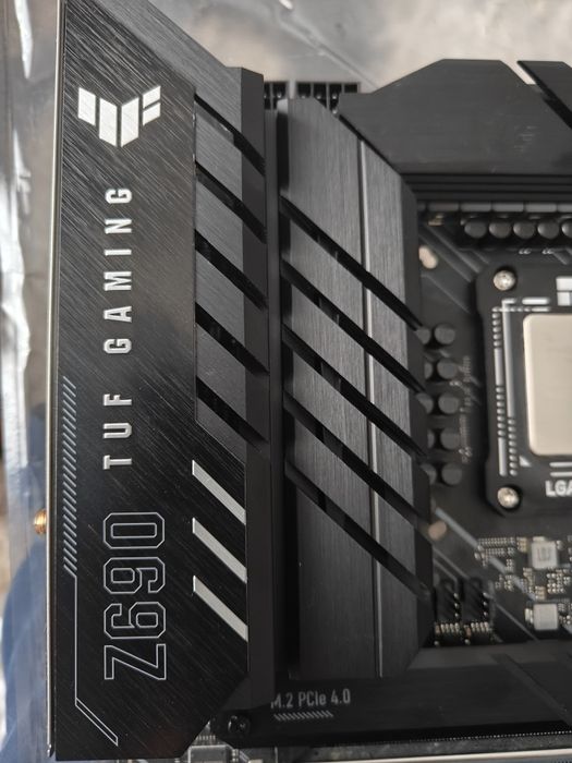 Core i7 12700k + Asus Tuf Gaming Z690 Wifi DDR4