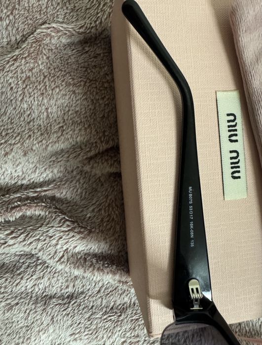 Miu miu очила.