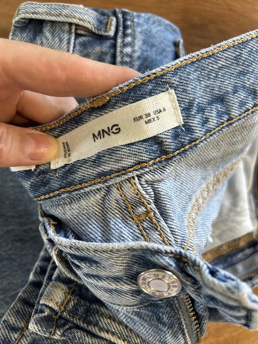 Продам джинсы mango