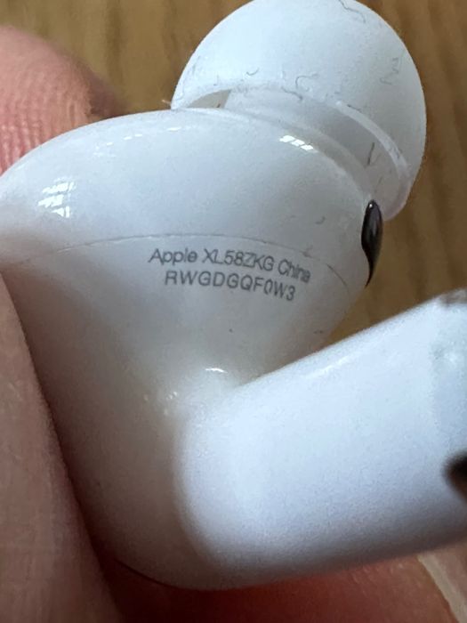 Apple AIR PODS PRO 3  -  Лява