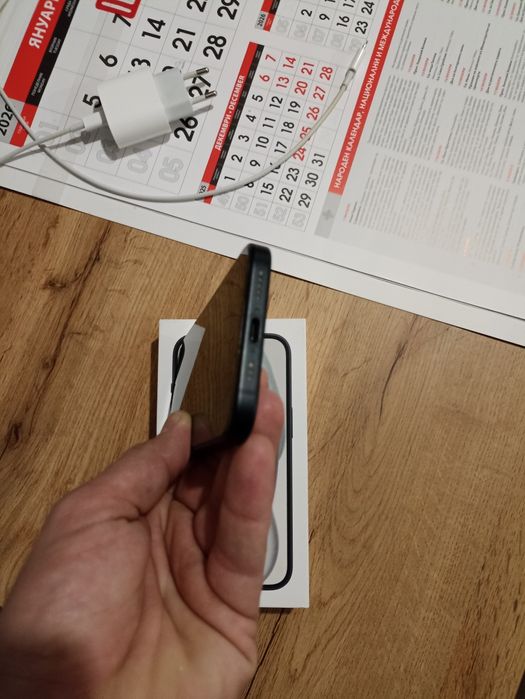 Продавам iPhone 15