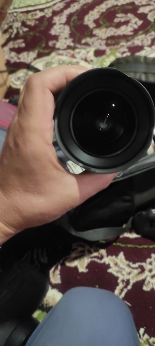 Sony  FE 1.8 14 GM obektiv sotiladi .