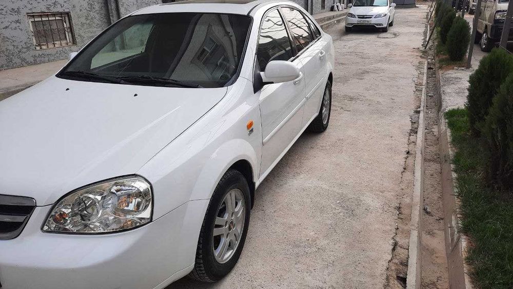 Lacetti 2013, 1,6 мотор, 3 позиция. Срочно продаю!!!