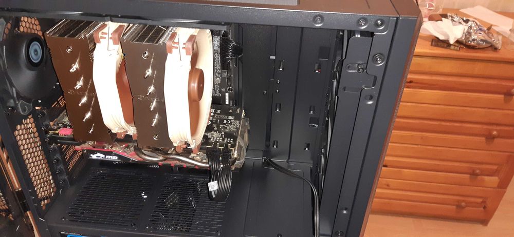 Gaming PC / може бартер за пистарка с доплащане от моя страна