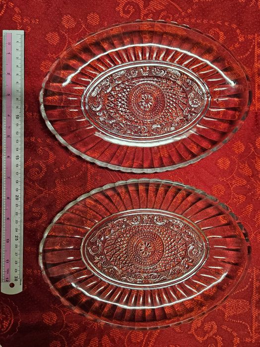 Нови 2 бр. овални стъклени плата