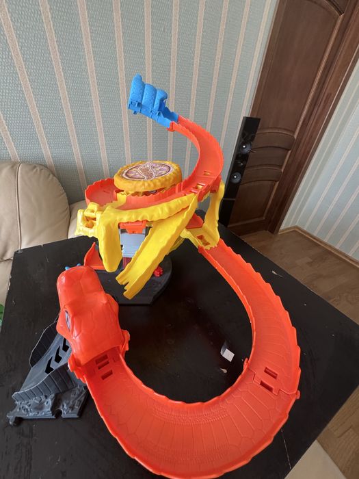 Hot wheels атака кобры ( хот вилс) игрушка для детей