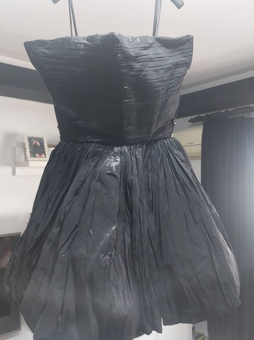Rochie neagră cu trena S