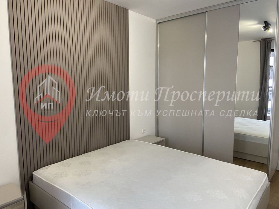 Дава се под наем Тристаен апартамент в София, Център - 82 кв.м за 930 € - Снимка #3