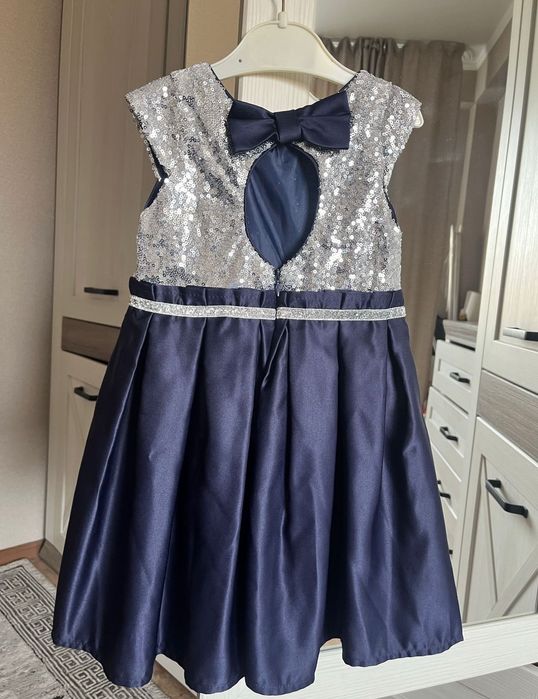 Продам платье для девочки