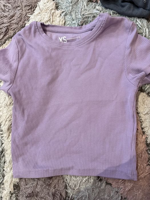 Подарявам дрешки за момиченце 8,9 год