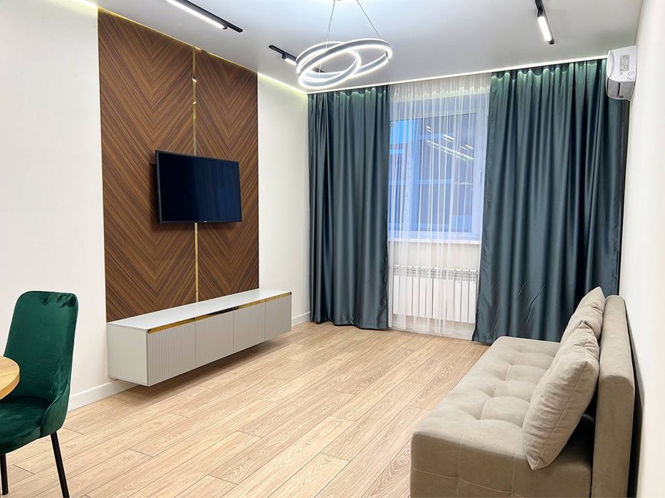 По часам 2 тыс люкс