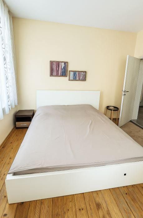 Дава се под наем Двустаен апартамент в Варна, ЖП Гара - 65 кв.м за 550 € - Снимка #3