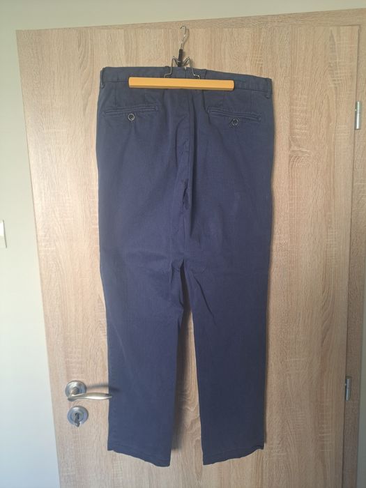 Продавам 2 бр.  мъжки ризи и 1 бр.   мъжки панталон