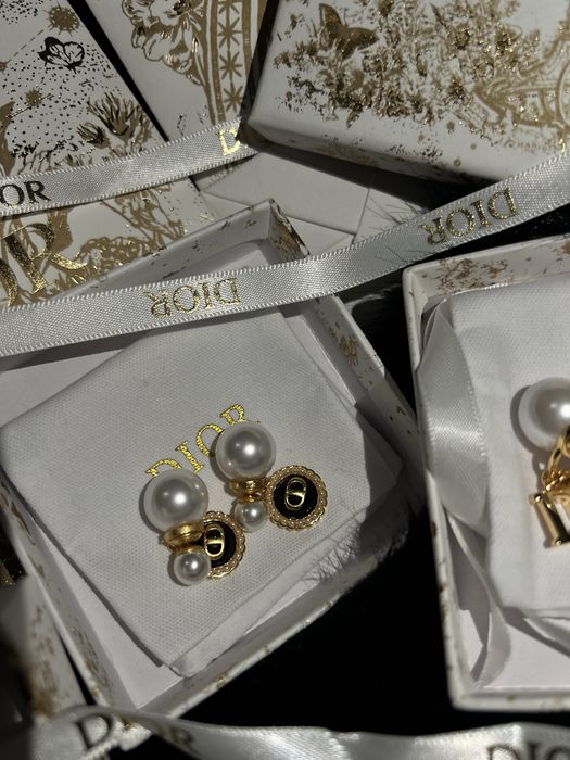Обеци Dior с кутии