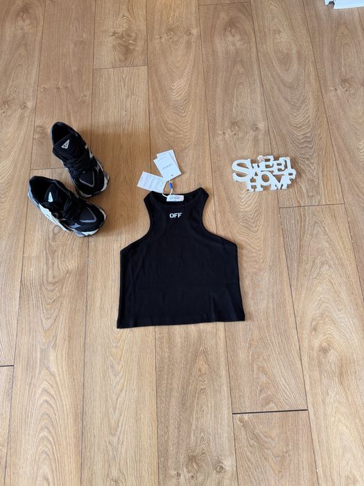 Суперефектен топ рипс Off white