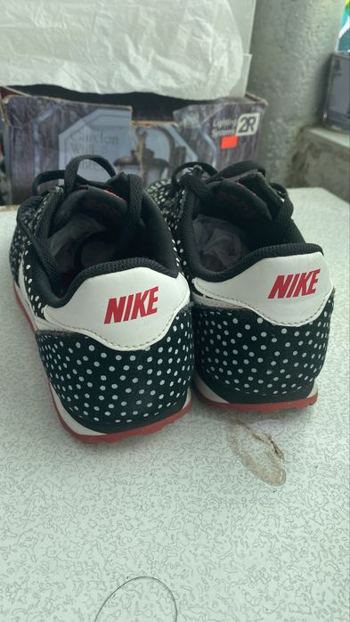 Дамски/унисекс маратонки Nike 42 размер 27см
