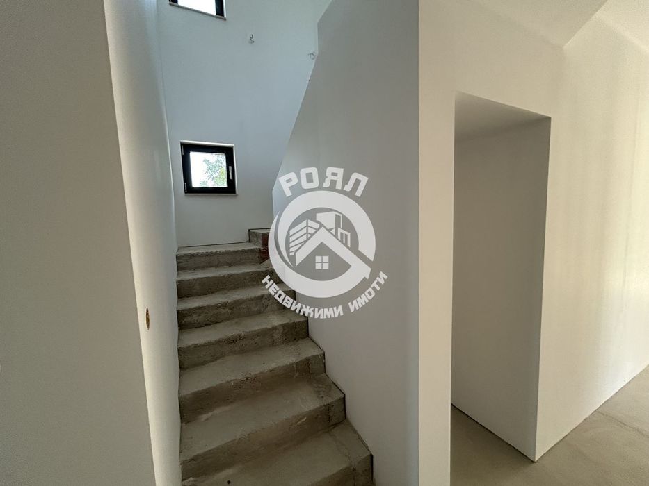 Продава се Къща в Пловдив, Остромила - 380 кв.м за 1048 €/кв.м - Снимка #6