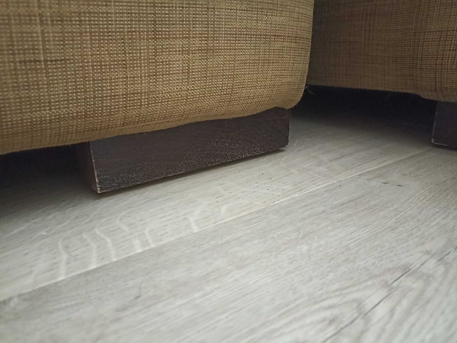 Ъглов диван с лежанка. Изключително здрав и много добре запазен!