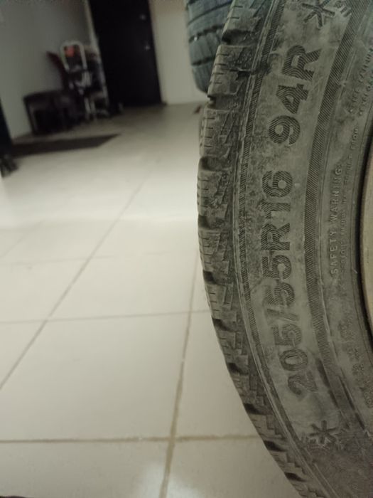 Продаётся зимние покрышки