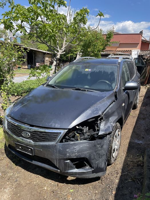 Kia Ceed на части