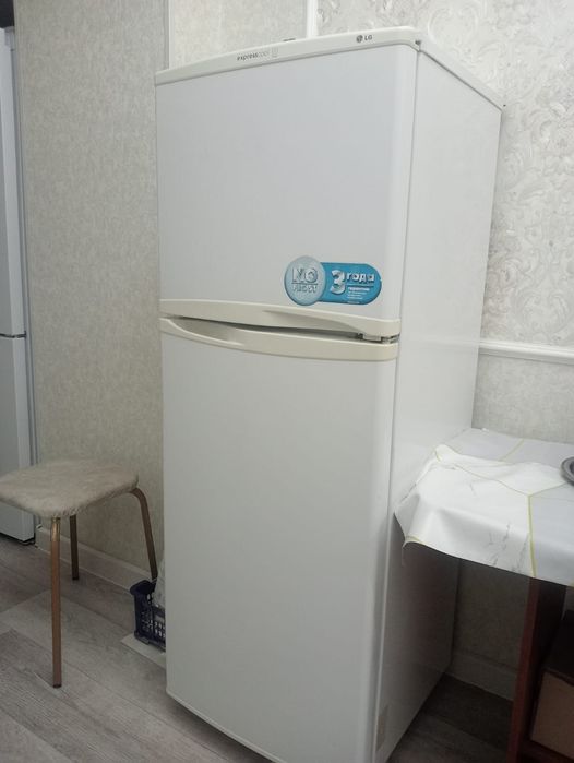 Холодильник LG продаётся