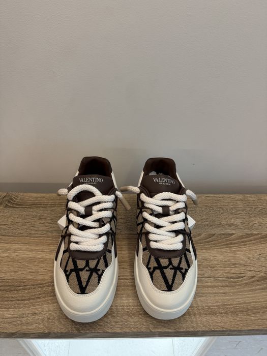Valentino Garavani Stud