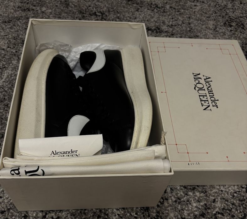 Alexander McQueen – Negru cu Alb | Mărimea 44